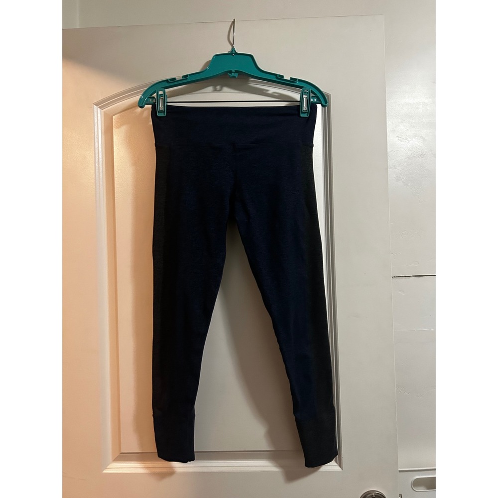 Vuori Women Navy Heather Contrast Panel Performance Leggings Small 7/8 Length